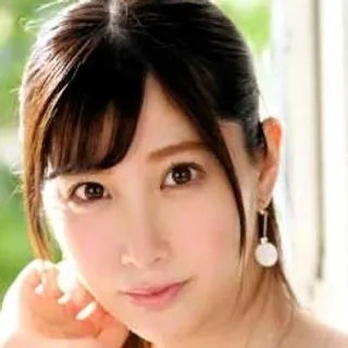 Momo Hazuki