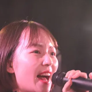 外山さりな