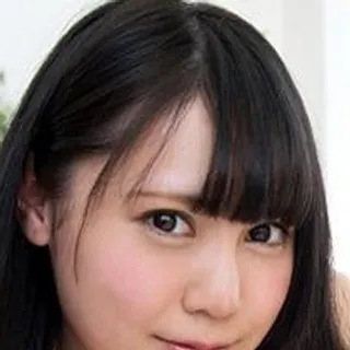 月野優里亞