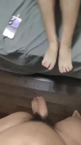 居家小情侣在家直播赚外快，完美露脸女友颜值在线 手指掰穴紧致的很无套打桩鲍鱼 new