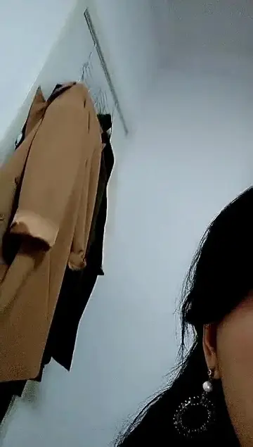 KU【约啪】风情万种的迷人少妇全程露脸大秀直播,镜头前陪狼友撩骚,坚挺的奶子很性感,自慰骚穴淫水好多,淫声荡语 new