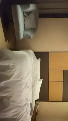 【哥现在只是个传说】现金支付外围骚女,开档丝袜舔逼吃大屌,主动骑乘位大屁股猛坐 new