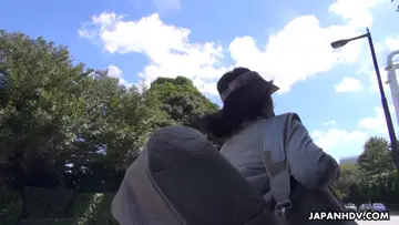 戴着眼镜的良家气质美少妇背着老公玩直播奶子上画米老鼠跳舞摇摇晃晃 new