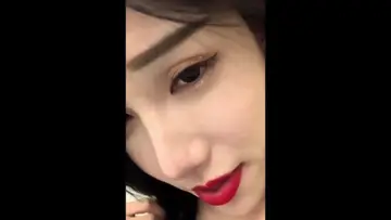 网红美女口交毒龙舔足啪啪，假屌插穴自慰。 new