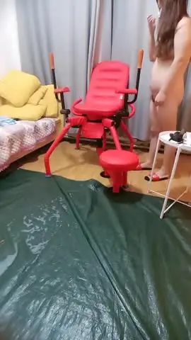 八爪椅上的骚货让大哥调教，淫声荡语扩阴器撑开骚穴玩弄，肛塞拉珠玩弄菊花，灌肠喷水爆草抽插浪叫爆菊花 new
