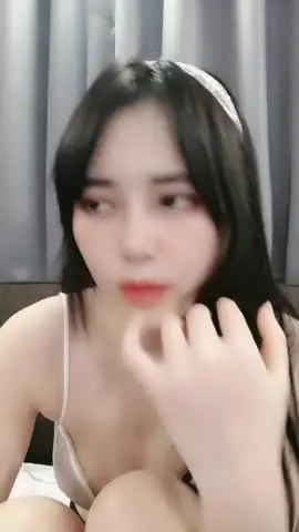 蜜桃臀乖巧卡哇伊妹纸自慰出白浆,翘起屁股包臀裙丁字裤,白皙皮肤美乳很有肉感 new
