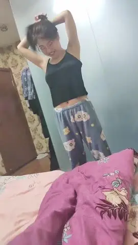 闷骚少妇开播激情3P,先把逼逼和鸡巴洗干净床上开搞,把舔鸡巴舔硬主动上位,被大哥草着嘴里还在舔鸡巴刺激 new