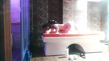 KU【探花】水疗馆，莞式服务帝王般享受，水床漫游，风骚小姐姐技术高超，翘乳美腿女上位激情性爱全程偷拍记录 new