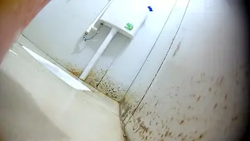 固定机位偷拍极品美女嫩逼 看着众多小嫩逼在眼前好有冲上前去爆操的冲动啊 高清版 new
