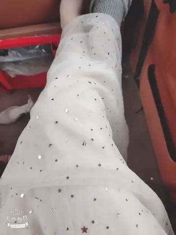 美女户外勾引三轮车大爷,让他交粮,‘大爷,你今晚没粮交给你老婆了咋办’,别管她,搞你爽就行啦,够骚够劲,对白是亮白! new