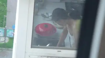 偷拍鄰居人妻做菜不帶罩-br=368.mp4 new
