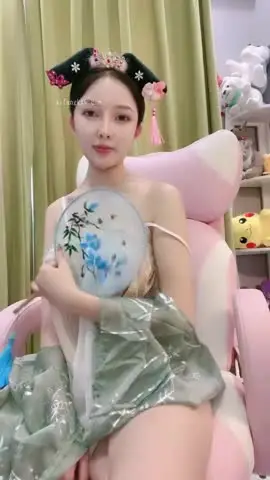 推荐！古都洛阳女神【若曦555车模】COS宫廷格格 姨妈期扣B！~若曦555车模 20220902-110115 new