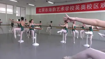 推特土豪高价私人订制芭蕾舞工作室舞蹈生内部训练生活视图,全裸舞蹈洗澡宿舍自摸完整版Vmmexport1622427641243 new new