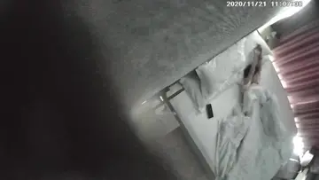 身材很棒的清纯女学生,和学长出来开房 new