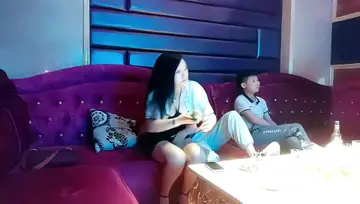 KU【探花】歌厅探花专攻KTV小姐姐,深夜场叫了两个妹子一人一个4P,沙发上翘起屁股后入撞击,抬起双腿猛操晃动大奶子 new