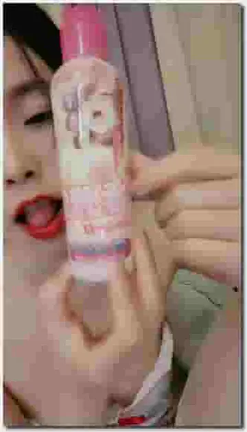 骚货的天花板【徐婉婉,淫荡小穴被插爽死啦,’看我用逼逼夹你大鸡巴,啊啊哦哦‘,超清晰、大量尿液如泉水般猛特写! new