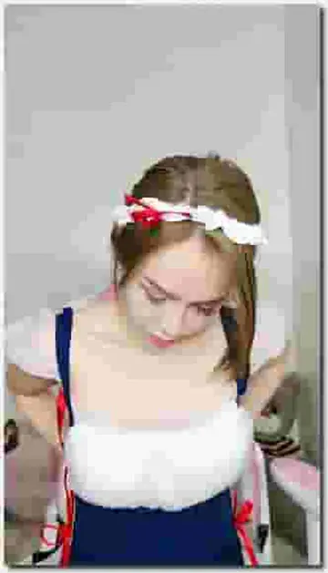 黄播界唐嫣极品身材爆乳女神,慢慢脱掉抹上精油,掰开小穴手指抠入,假屌放椅子上骑坐,插得嗯嗯嗯浪叫 new