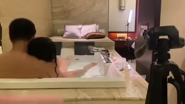 爸爸过生日把自己女儿当做生日礼 new