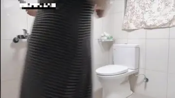 身材火辣的模特美女家里花洒头坏了找师傅来维修勾引他在浴室里激情国语对白 new