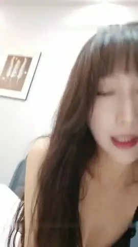 STP20357 特别青春的女孩【小纱雾】说话秀气,‘我没有咪咪,咪咪不大啦’,被网友忽悠,掰开下面近距离给观看洞口!~STP20357 new