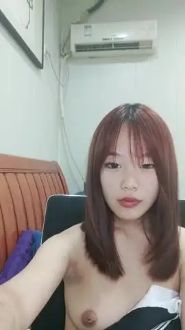STP27373 新人下海00后嫩妹！操逼收费房！阴唇超肥特写，胖子扶屌插入，表情很痛苦，旁边闺蜜观战~STP27373 new