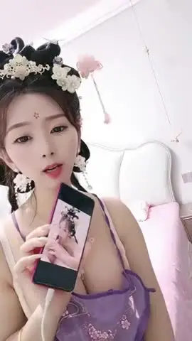 古风妆容美女!情趣肚兜齐逼短裤!小露白嫩奶子,扭动美臀玩诱惑,若隐若现让人欲罢不能 new