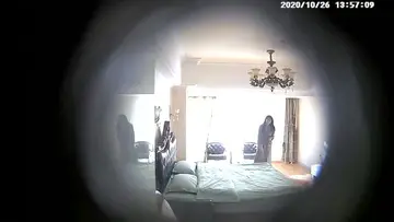 俄罗斯业余跨女同性恋者互相吮吸对方的少女鸡巴A new