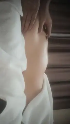 真实客人，拒绝剧情，【推油少年】，30岁小学老师，一番按摩，褪去矜持，这就是找鸭来偷吃的节奏，骚货！！！ new