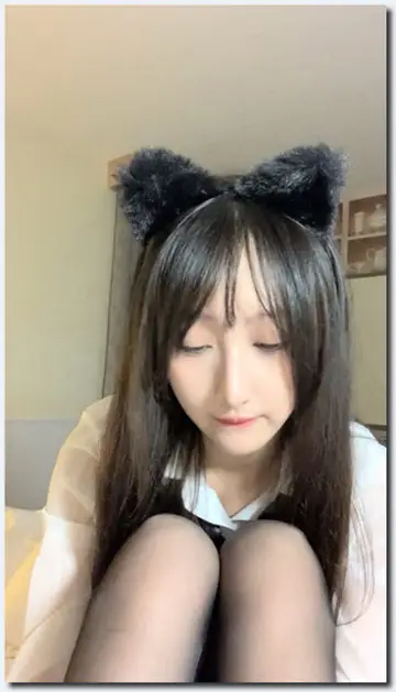 新生代平台一姐，【0咕噜0】，颜值吊打全场，收益榜榜眼，极品小仙女，又纯又欲，直播间礼物乱飞 new