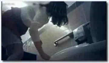 北京某商务中心女厕偷拍到的众多美女尿尿 new