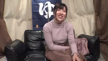 EWDX-414 - 女優不詳色白巨乳パイパン妻さゆり 26歳・Fカップ・1人子持ち・童貞筆おろし・フェラ暴発発射・チョメチョメ生中出し