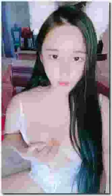 超清纯乖乖女刚下海不久,情趣耳朵开档吊带装,掰穴揉搓阴蒂,很正经的样子,多毛骚穴自摸一脸享受