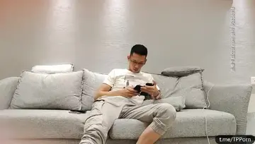 暴操我那喜欢恶作剧女朋友的美妙阴户 new