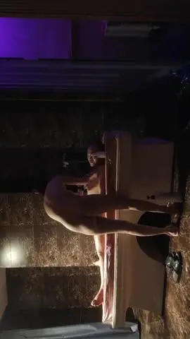 2021-09-05水疗馆深夜第三场，风骚技师的水床服务，莞式全套伺候大哥从浴室到床上，给大哥整的舒爽无比