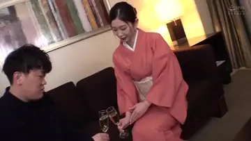 MAAN-884 - あゆ【止まらないハメ潮】170cm近い高身長の抜群エロ女将着物の下はマ●コひくひくマン汁だらだら、どすけべフェラからのアナル舐め手コキでチ