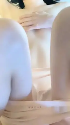 【榨精少女不良忍】75 高挑长腿萝莉全身粉嫩,挺瘦的但是奶子还挺大像刚发育好,史上最干净的小穴之一,无套内射洗鸳鸯浴 new