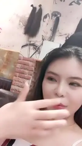 騷 氣 妹 子 理 發 店 勾 引 小 哥