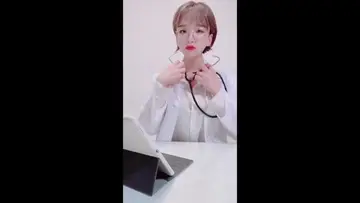 紧身牛仔裤长腿气质美女逼都要被胖哥舔肿了各种姿势激烈抽插干完一次累了抽根烟后继续干又骚又浪国语A