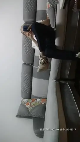【B哥探花秀】连续约两个妹子，平台稳定后啪啪漂亮小御姐，大长腿开档黑丝沙发上近景展示大白臀，精彩香艳撸管佳作