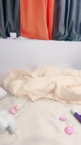 美少女丝袜诱惑美臀连衣裙电动棒插粉穴