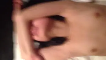邻家美少妇与隔壁老王偷情自拍流出,这个少妇莫非是吃了春药?脸颊红润 红杏出墙啊,看她的表情就知道有多爽~狠狠地干 1