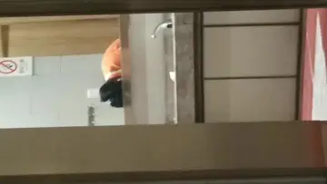 商城女厕蹲守露脐T恤破洞牛仔小正妹丰满的胸部和鲜嫩穴肉真馋人 new