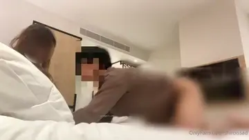 公子哥带性感美乳炮友回家内射影片流出A new