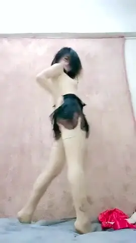 才艺的女主播舞蹈加瑜伽【下篇】配合演绎诱惑狼友,丝袜情趣揉奶摸逼,上演一字马特写骚穴,浪荡呻吟真刺激 new