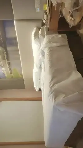 0 小马丶寻花老相好足疗女技师,吃饱喝足第二炮,看麻豆小视频边操,边看边自慰骑乘猛操很享受 new