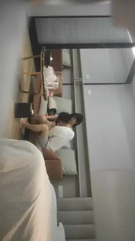 2022-3-17【我有一台拖拉机】18岁反差婊闺蜜,视觉盛宴帝王视角,新搭档操逼猛哥,肉感小妞骑坐,后入爆操汗流浃背