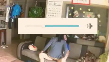 家庭摄像头破解偸拍大J8老公公与儿媳妇偸情地板肏到沙发上骚儿媳撸硬公公鸡巴就往上坐特主动