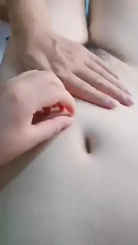 出品诱骗智力障碍学生妹破处 清晰可见粉嫩处女膜有露脸,只要给叔叔摸什么都给你买 第一次被舔第一次吃肉棒 new