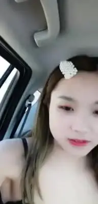 高顔值長相清純妹子戶外車震雙人啪啪秀按摩器玩逼逼口交再大力猛插很是誘惑喜歡不要錯過